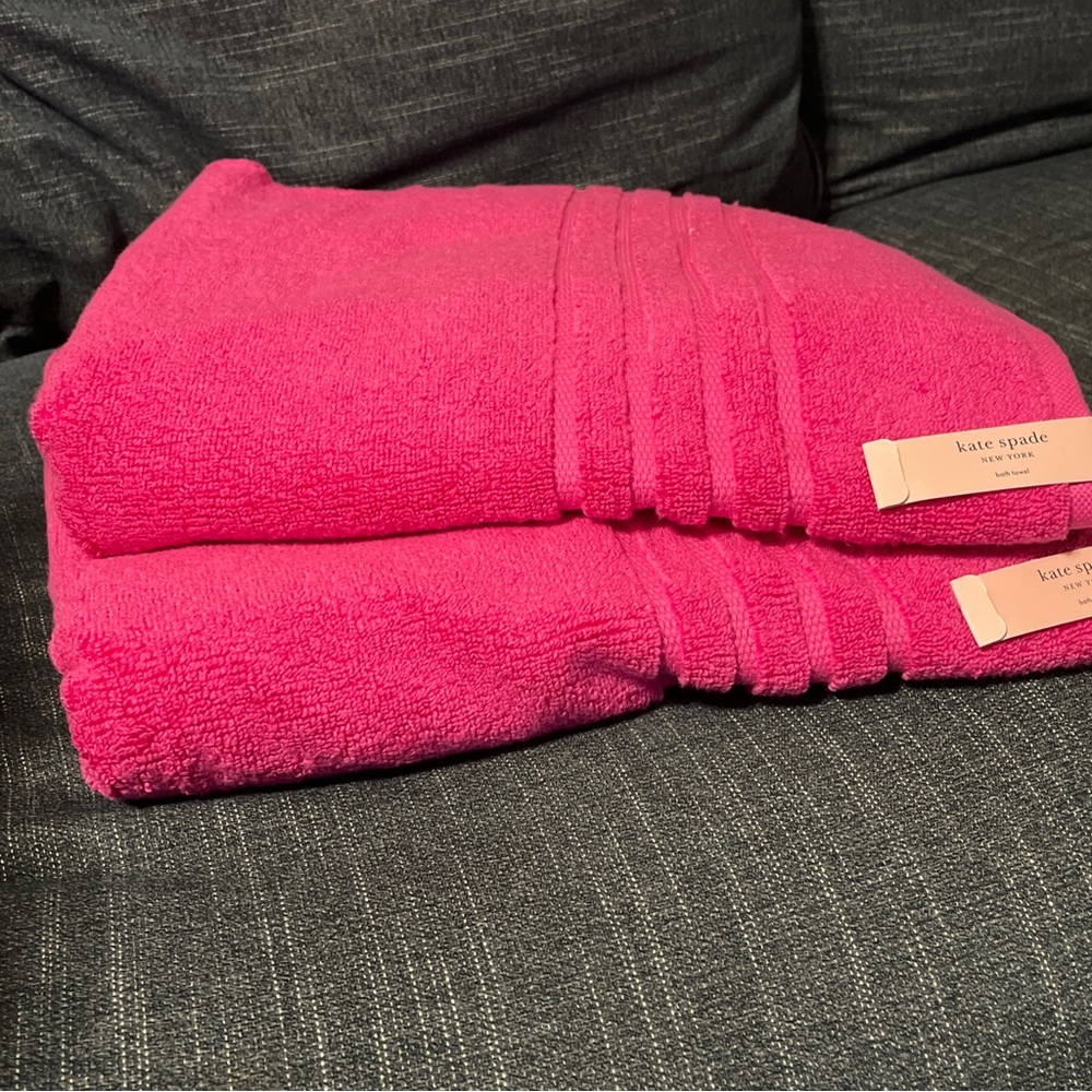 NEW ~ KATE SPADE NEW YORK PINK 2 PIECE BATH TOWEL SET